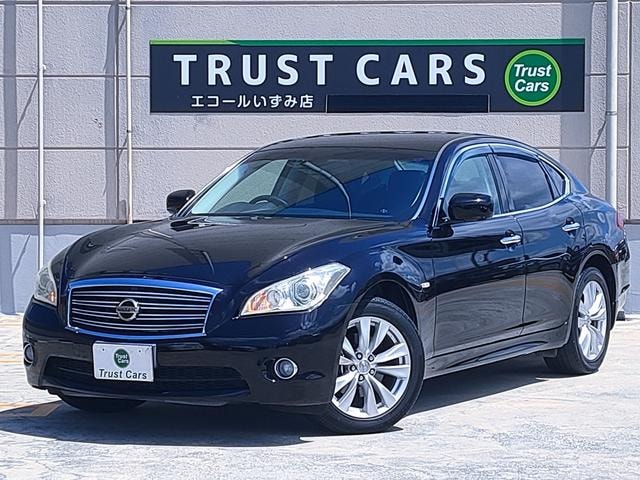 Nissan FUGA 2010 — фото автомобиля 1