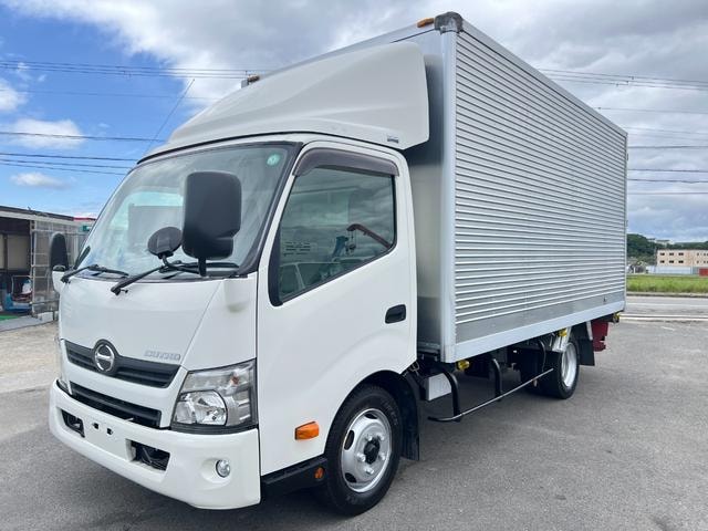 Hino DUTRO 2016 — фото автомобиля 1