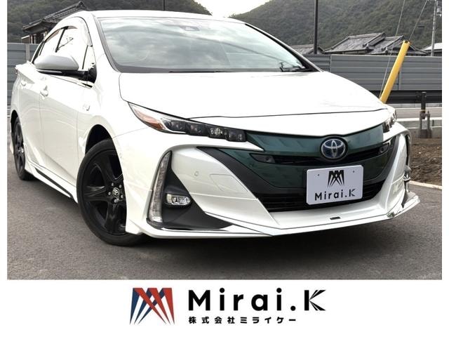 Toyota PRIUS PHV 2017 — фото автомобиля 1