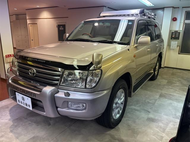 Toyota LAND CRUISER 100 2003 — фото автомобиля