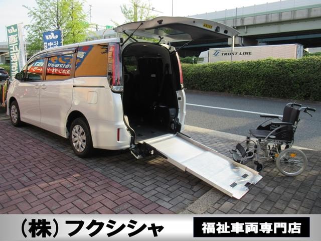 Toyota NOAH 2019 — фото автомобиля 1
