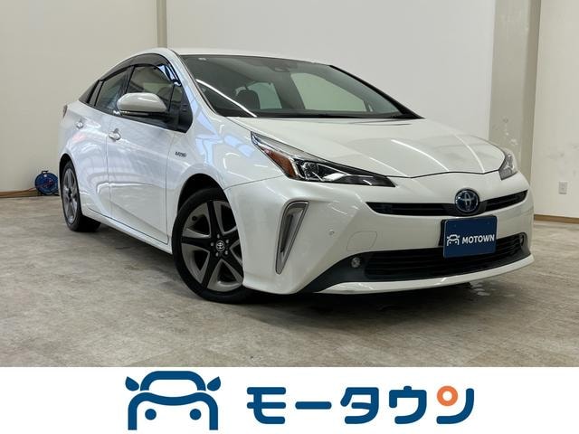 Toyota PRIUS 2019 — фото автомобиля 1