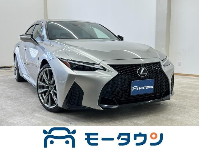 Lexus IS 2021 — фото автомобиля 1