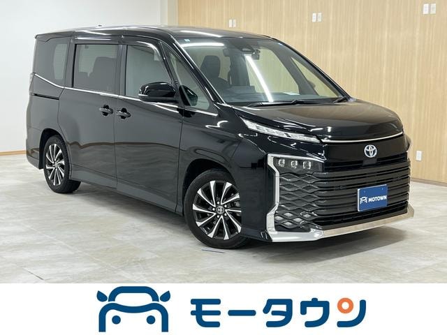 Toyota VOXY 2024 — фото автомобиля