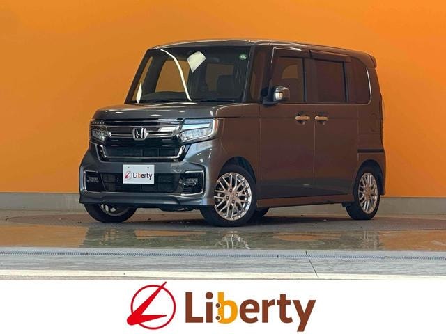 Honda N-BOX CUSTOM 2021 — фото автомобиля 1