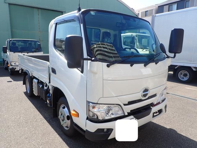 Hino DUTRO 2026 — фото автомобиля 1