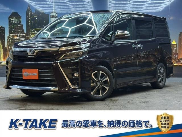 Toyota VOXY 2018 — фото автомобиля