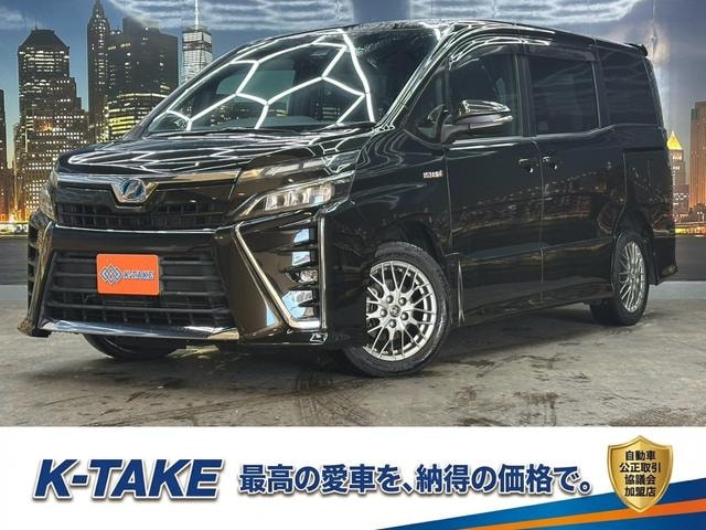 Toyota VOXY 2017 — фото автомобиля 1