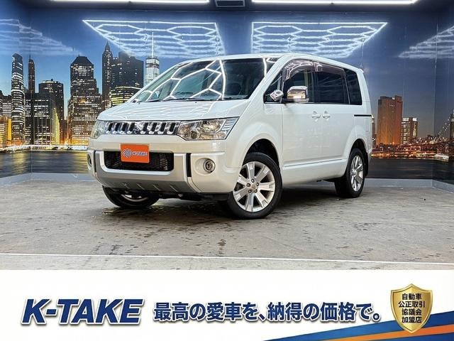 Mitsubishi DELICA D:5 2013 — фото автомобиля