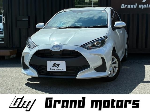 Toyota YARIS 2022 — фото автомобиля