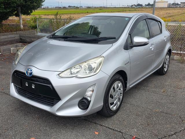 Toyota AQUA 2015 — фото автомобиля