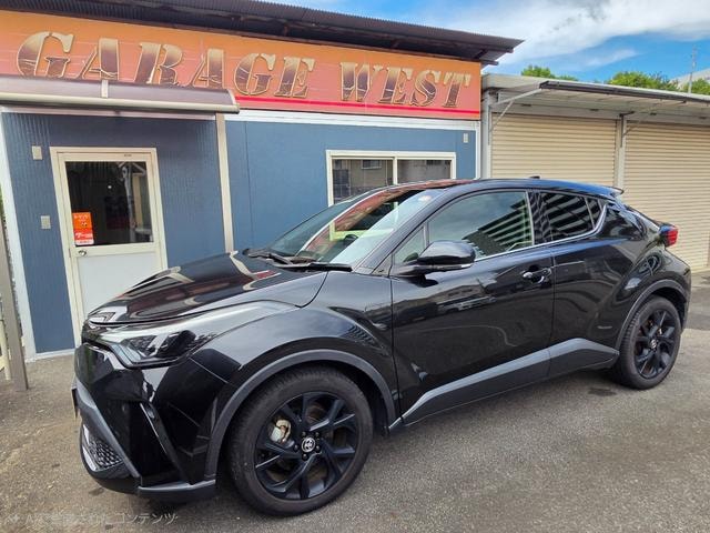Toyota C-HR 2022 — фото автомобиля 1