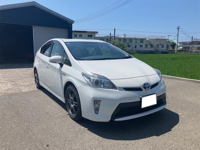 Toyota PRIUS 2014 — фото автомобиля