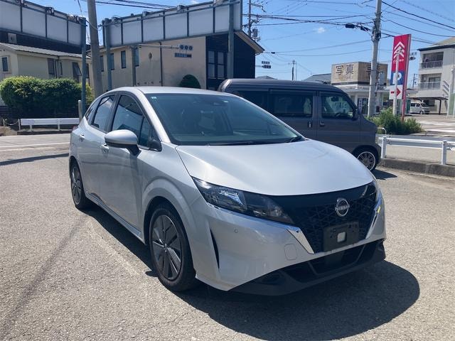 Nissan NOTE 2021 — фото автомобиля 1