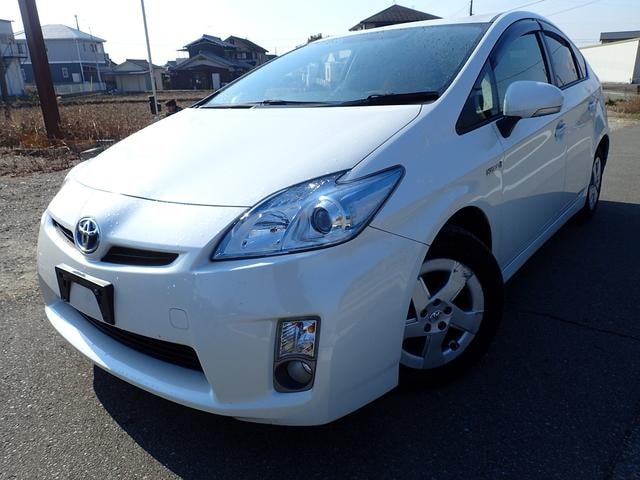Toyota PRIUS 2011 — фото автомобиля 1