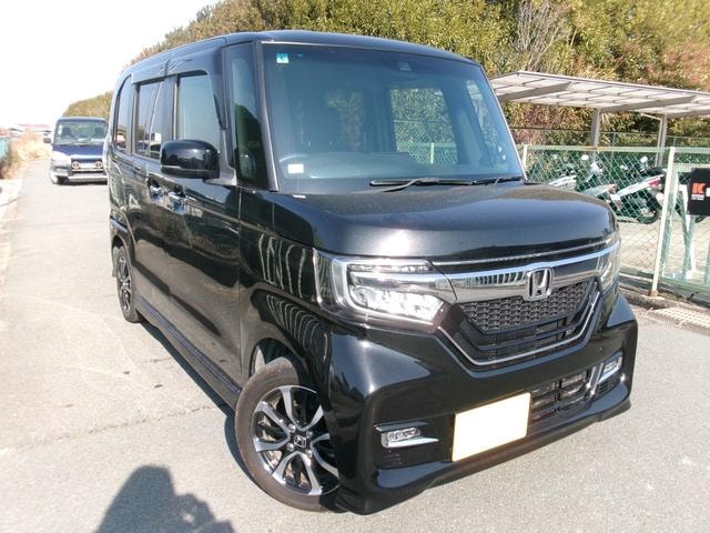 Honda N-BOX CUSTOM 2019 — фото автомобиля 1