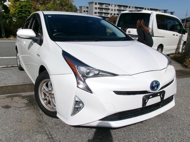 Toyota PRIUS 2016 — фото автомобиля 1