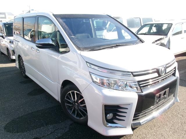 Toyota VOXY 2015 — фото автомобиля 1
