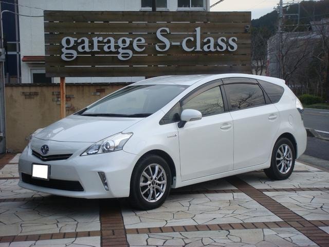 Toyota PRIUS ALPHA 2012 — фото автомобиля 1