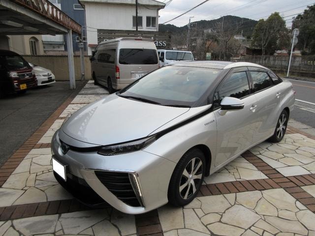 Toyota MIRAI 2017 — фото автомобиля