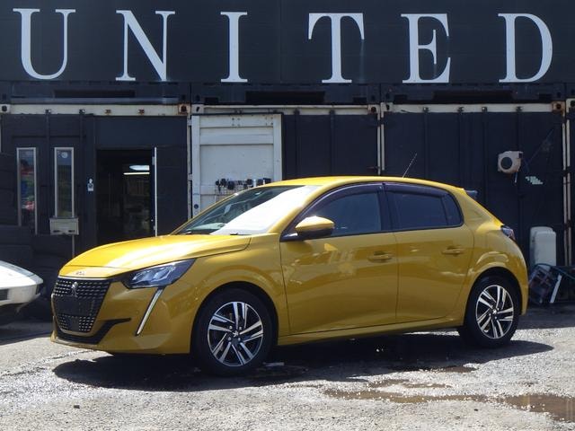 Peugeot 208 2021 — фото автомобиля