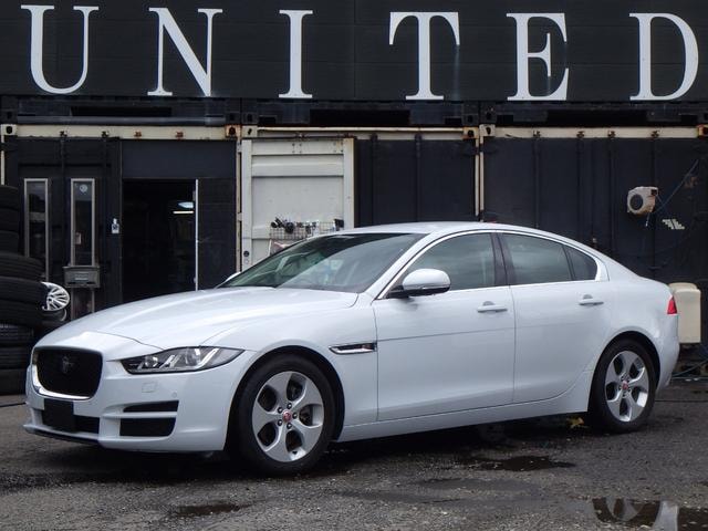 Jaguar XE 2019 — фото автомобиля 1