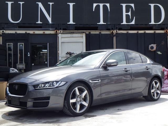 Jaguar XE 2017 — фото автомобиля 1