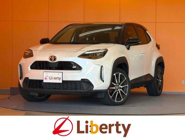 Toyota YARIS CROSS 2023 — фото автомобиля