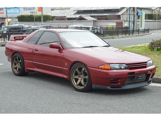 Nissan SKYLINE 1992 — фото автомобиля