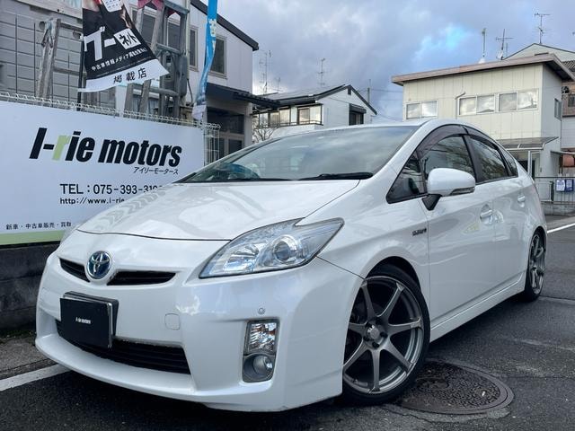 Toyota PRIUS 2011 — фото автомобиля