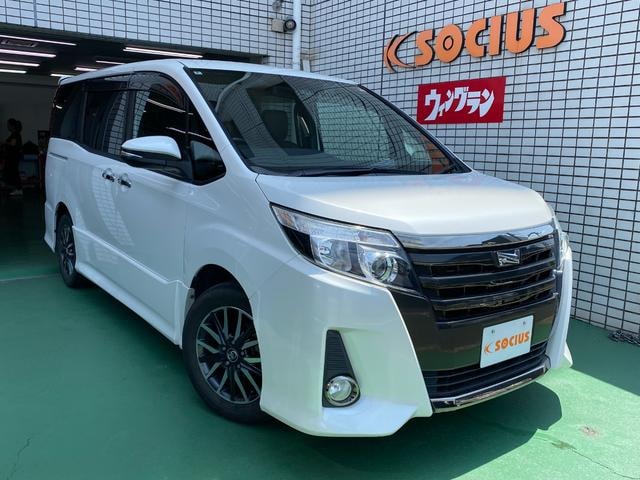 Toyota NOAH 2016 — фото автомобиля 1