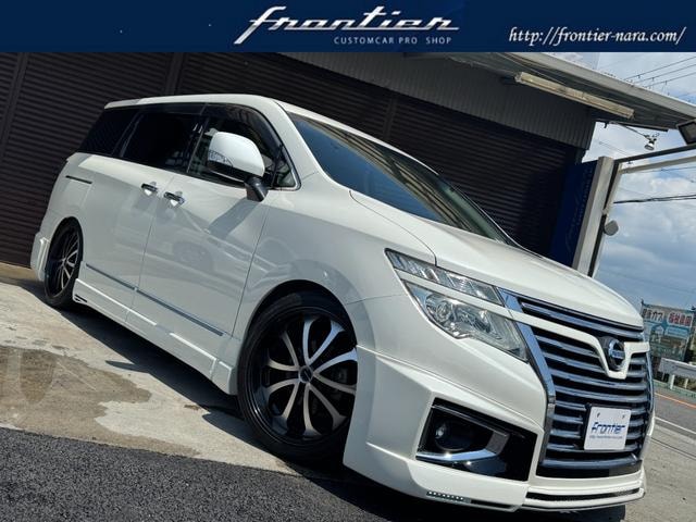 Nissan ELGRAND 2017 — фото автомобиля