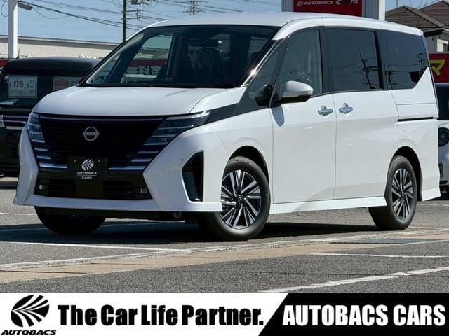 Nissan SERENA 2026 — фото автомобиля