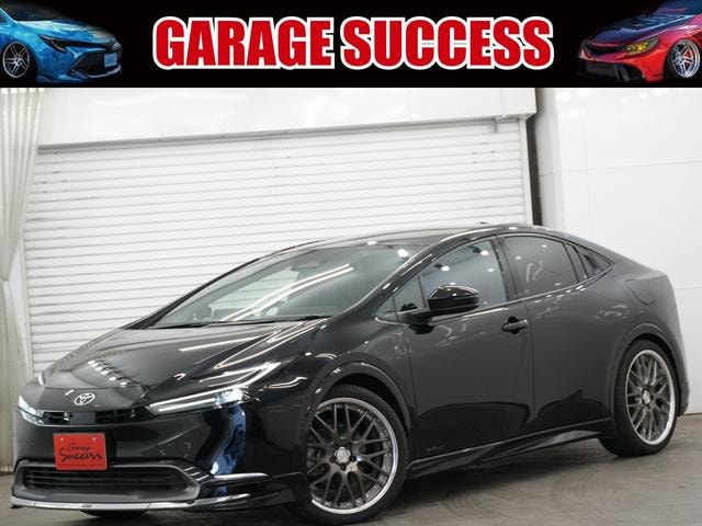 Toyota PRIUS 2023 — фото автомобиля 1