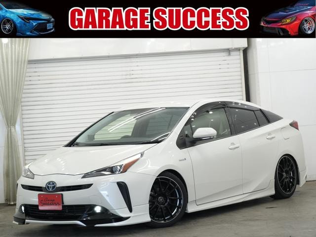 Toyota PRIUS 2019 — фото автомобиля 1