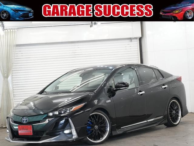 Toyota PRIUS PHV 2017 — фото автомобиля