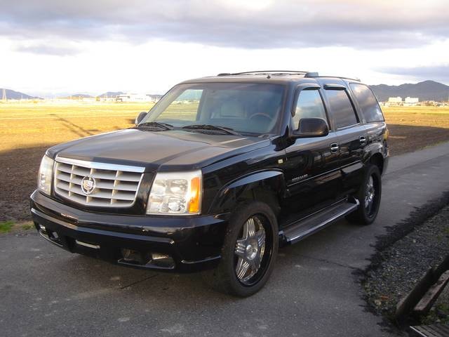 Cadillac ESCALADE 2005 — фото автомобиля 1