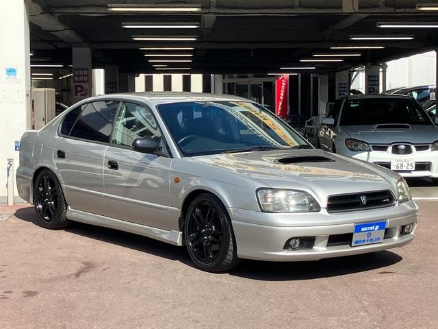 Subaru LEGACY B4 1999 — фото автомобиля 1