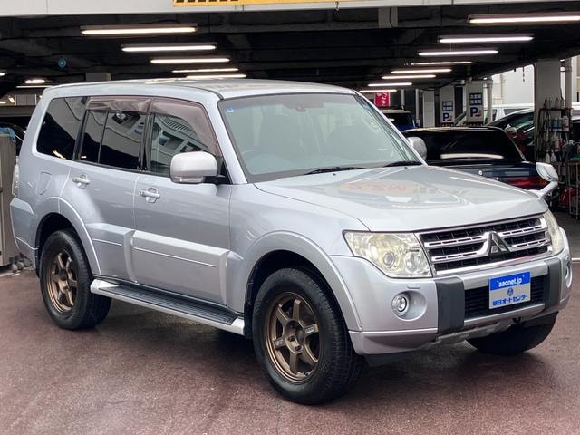 Mitsubishi PAJERO 2011 — фото автомобиля