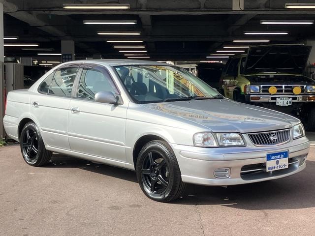 Nissan SUNNY 2004 — фото автомобиля