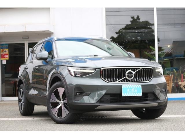 Volvo XC40 2026 — фото автомобиля 1