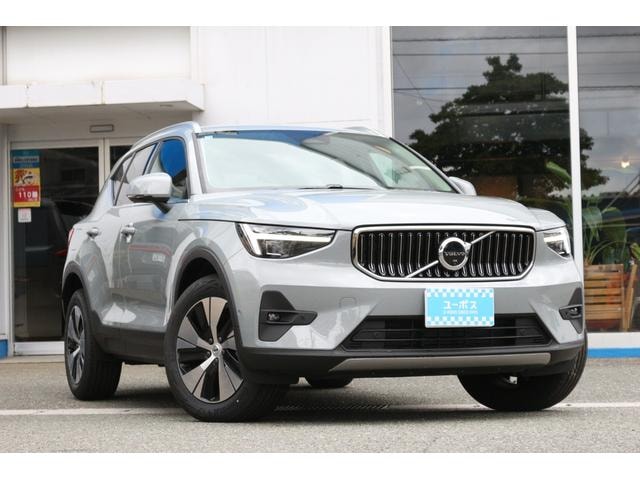 Volvo XC40 2025 — фото автомобиля 1