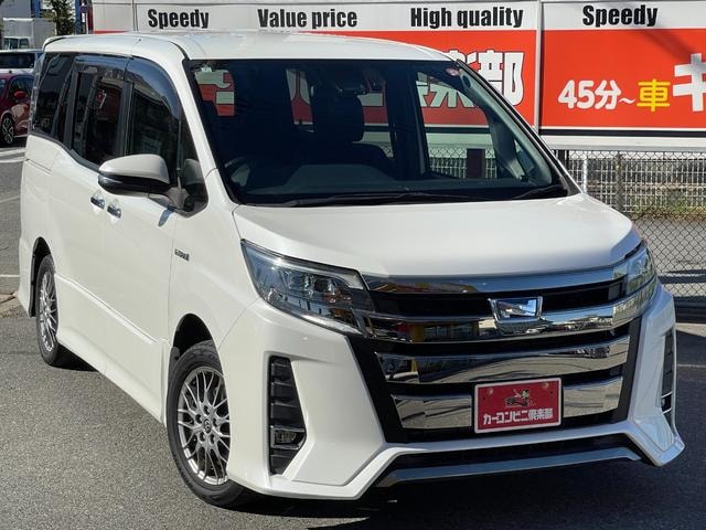 Toyota NOAH 2018 — фото автомобиля 1