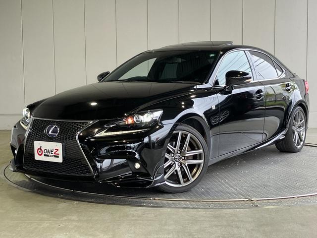 Lexus IS 2015 — фото автомобиля 1