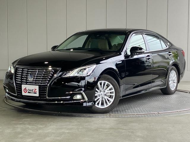 Toyota CROWN HYBRID 2018 — фото автомобиля