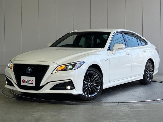 Toyota CROWN HYBRID 2020 — фото автомобиля