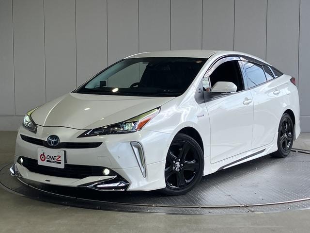 Toyota PRIUS 2019 — фото автомобиля 1