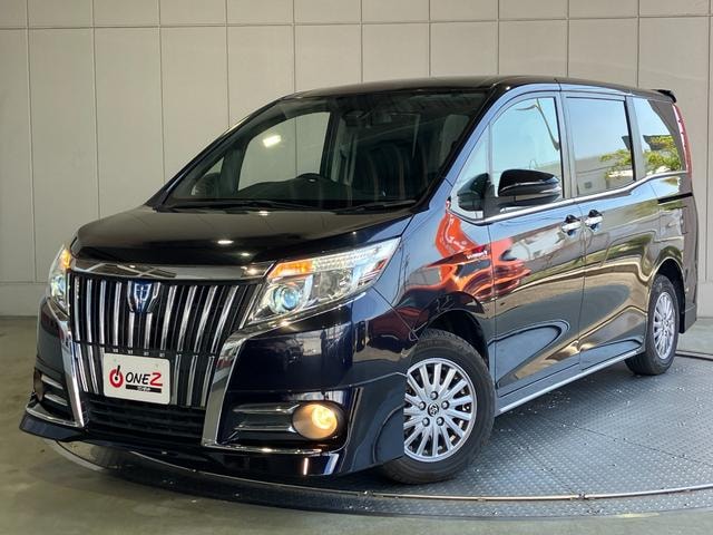 Toyota ESQUIRE 2016 — фото автомобиля 1