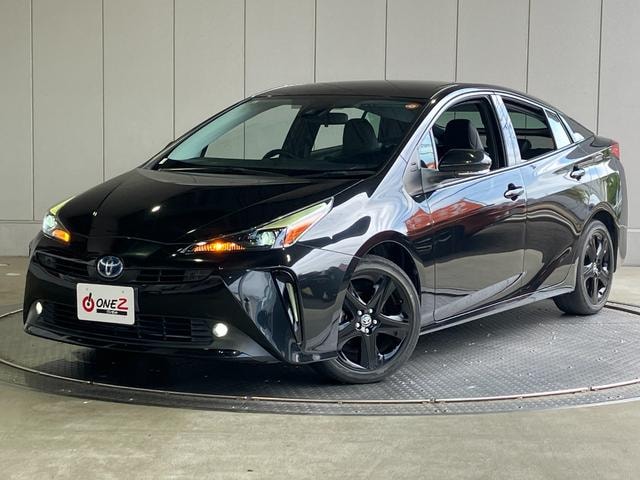 Toyota PRIUS 2021 — фото автомобиля 1