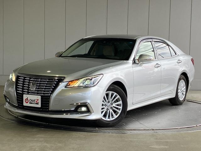 Toyota CROWN 2018 — фото автомобиля 1